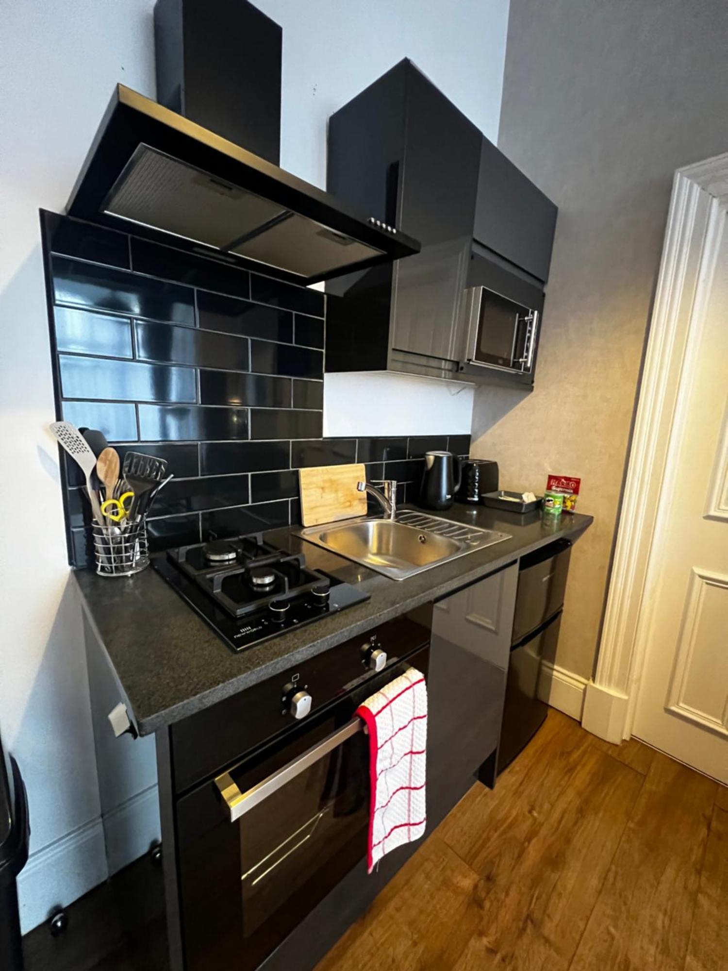 Amani Apartments - Glasgow City Centre ภายนอก รูปภาพ