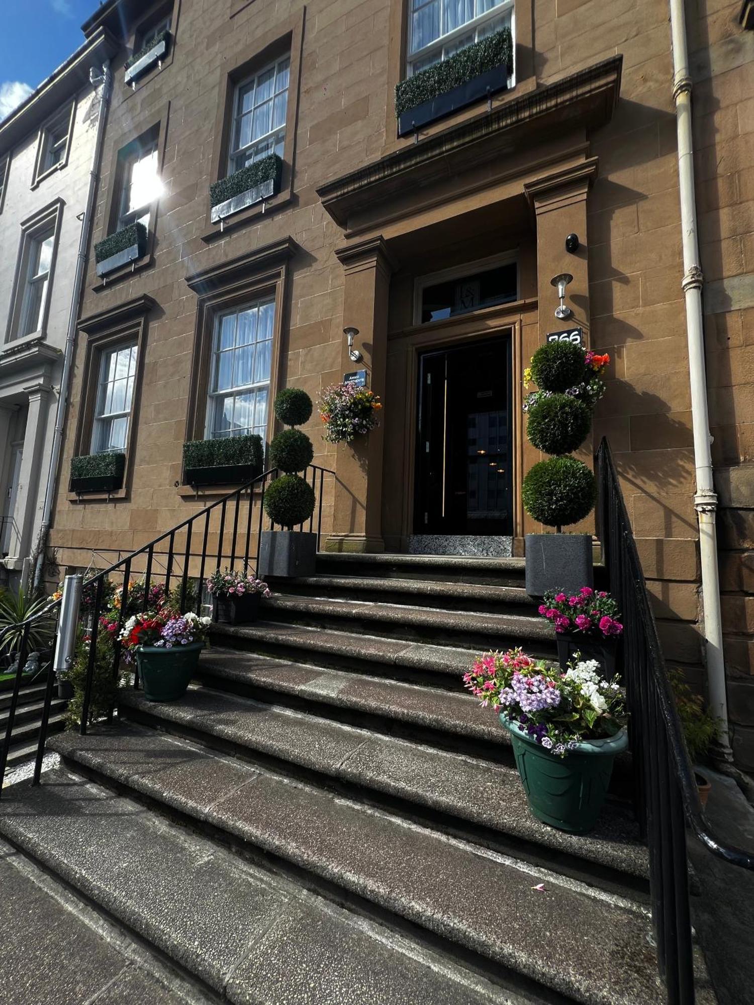 Amani Apartments - Glasgow City Centre ภายนอก รูปภาพ