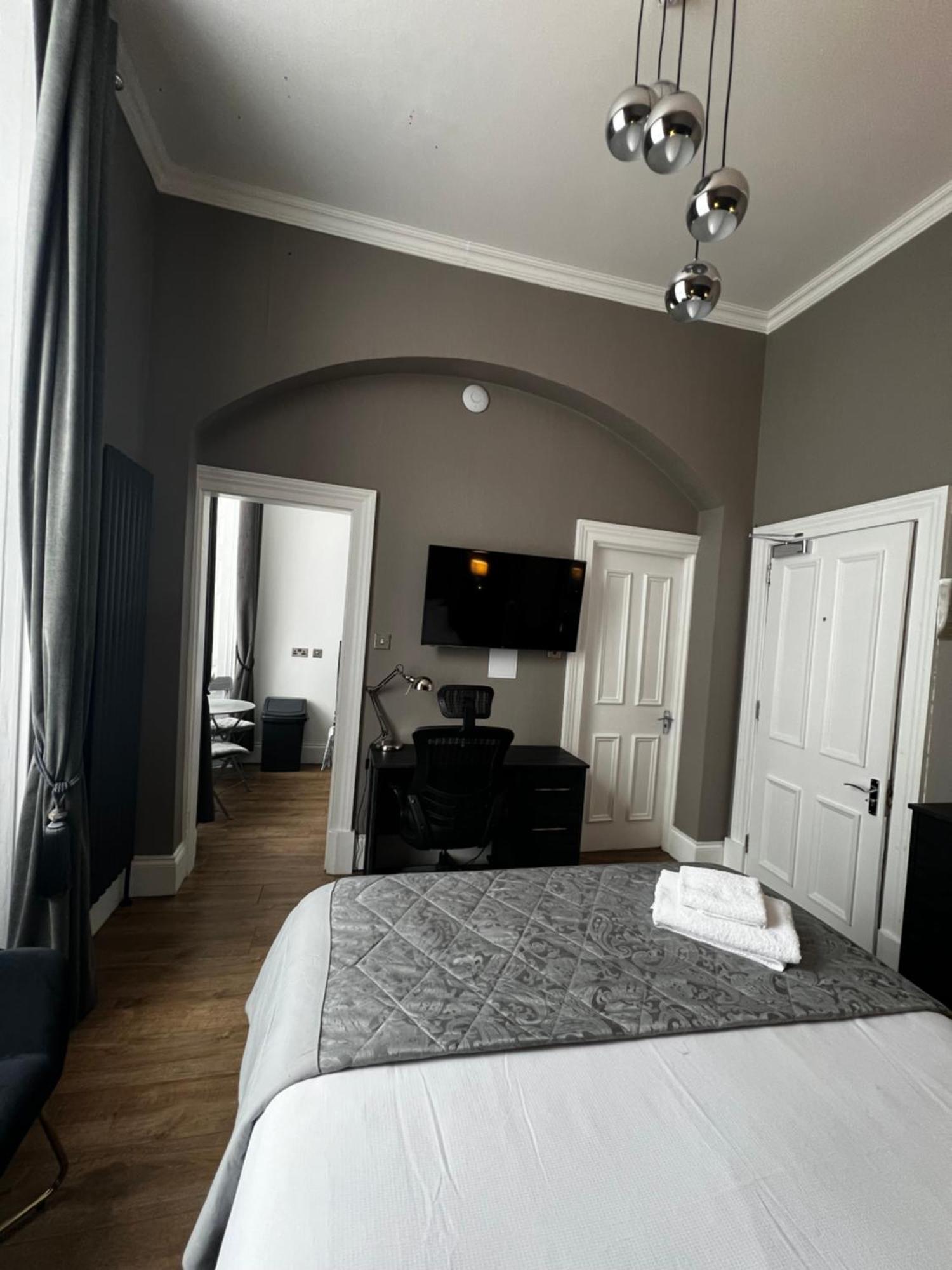 Amani Apartments - Glasgow City Centre ภายนอก รูปภาพ