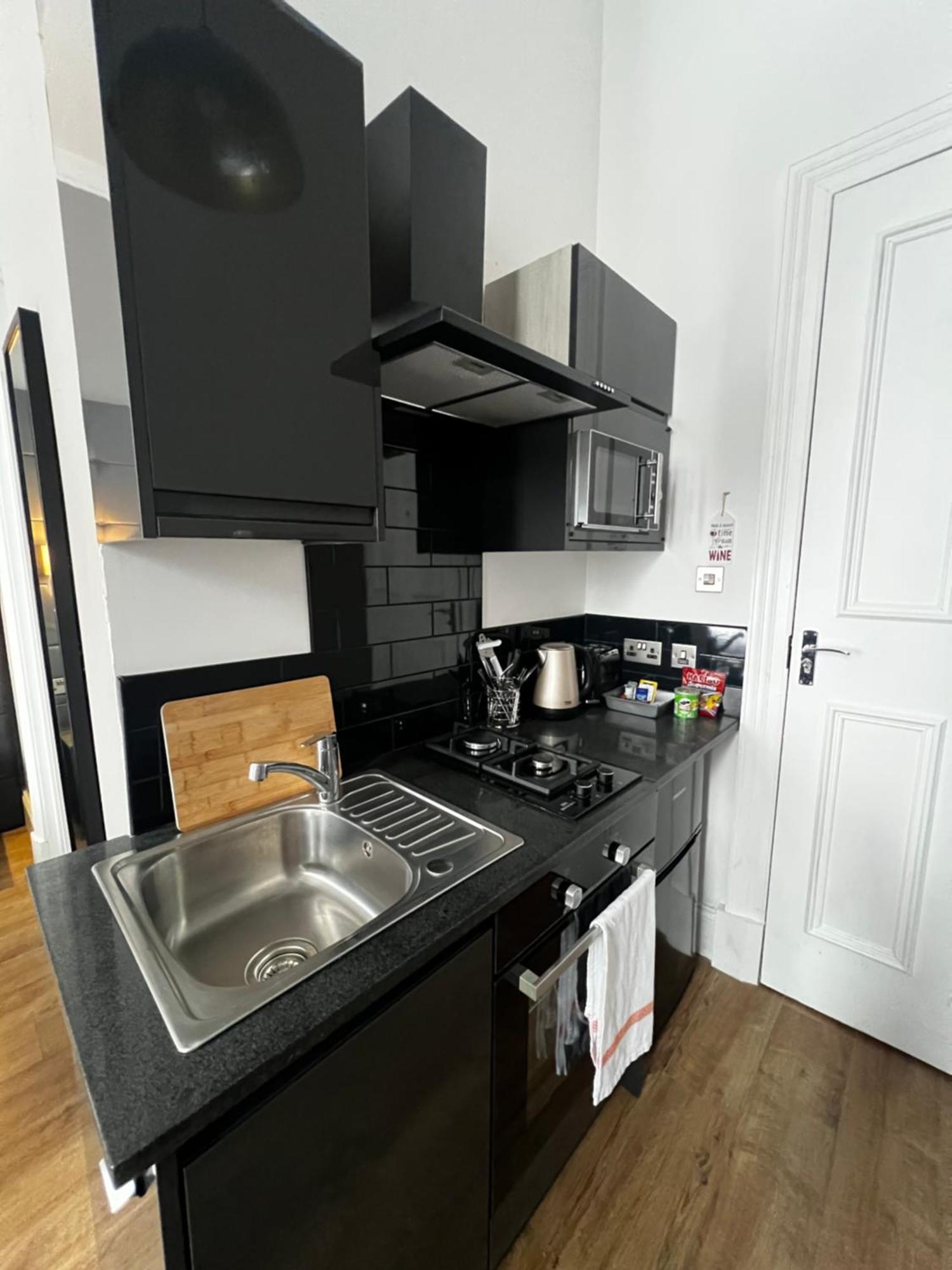 Amani Apartments - Glasgow City Centre ภายนอก รูปภาพ