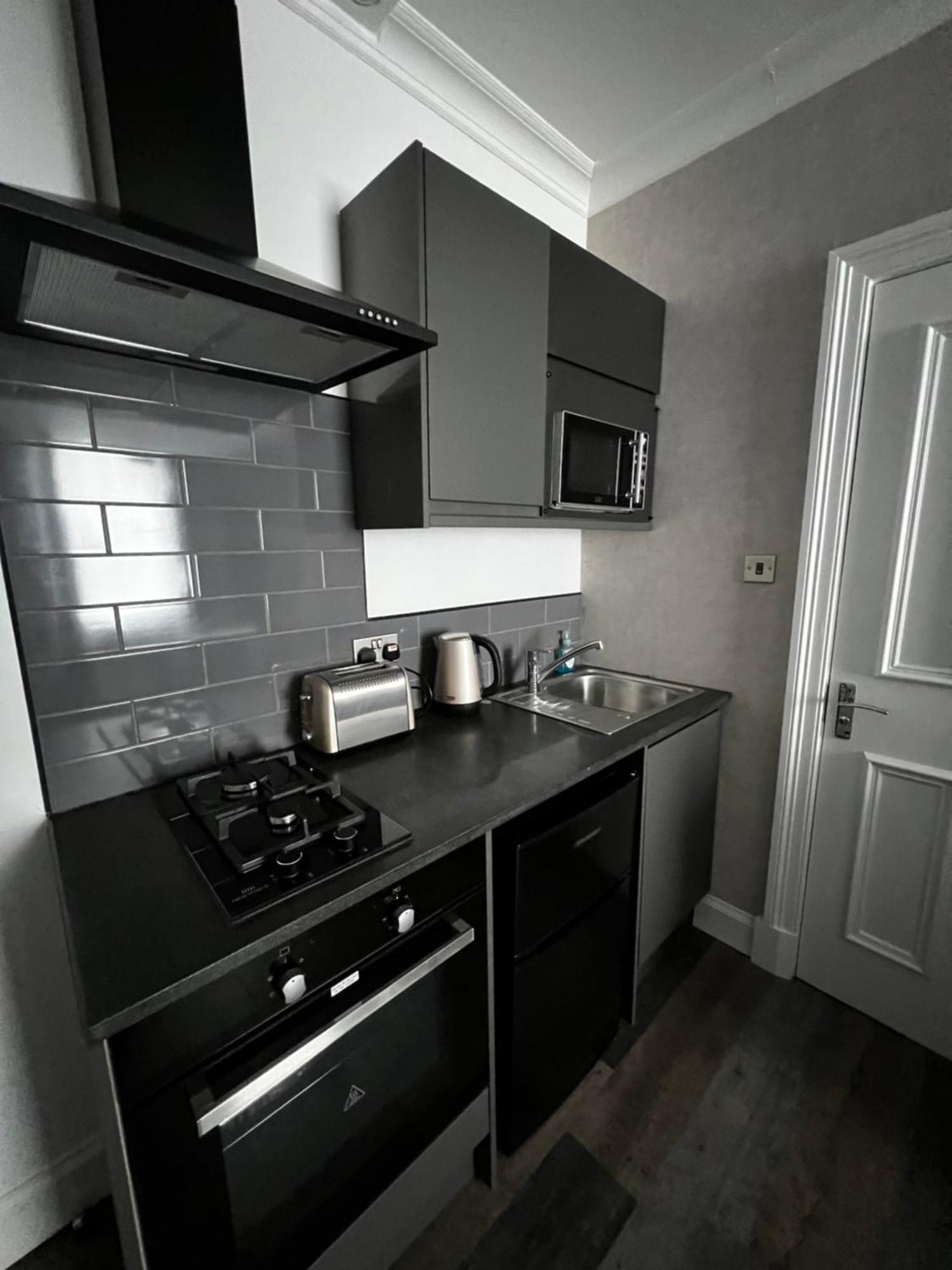 Amani Apartments - Glasgow City Centre ภายนอก รูปภาพ